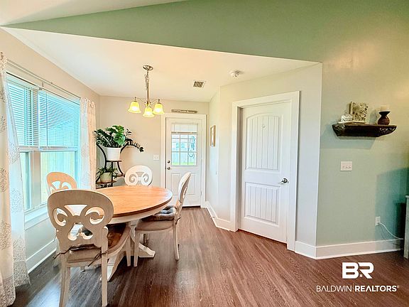 4th image of 213 Lakefront Cir