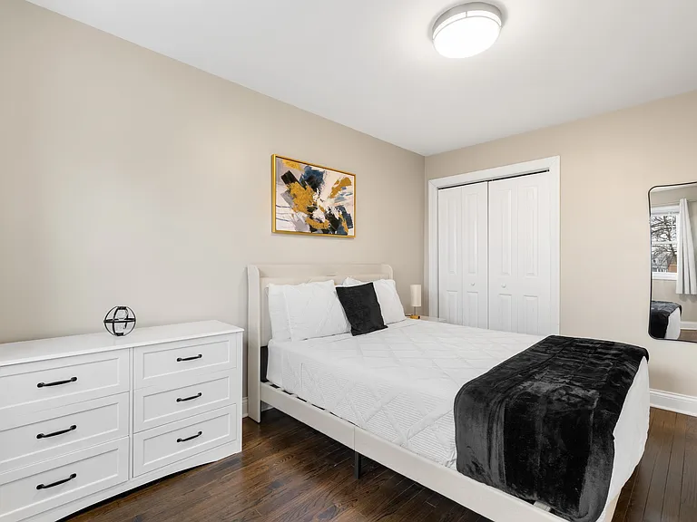 424 W Avery St — Photo 27