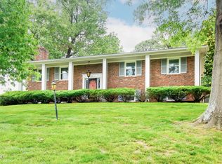 2508 Windsor Forest Dr, Louisville, KY 40272