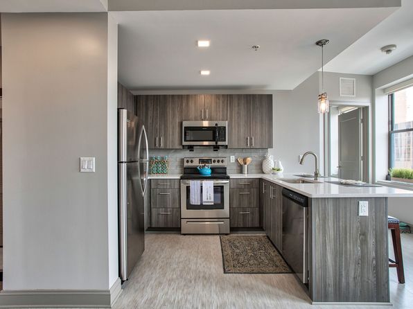 183 E Main St APT 605