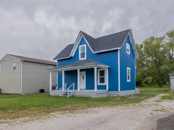 213 W Railroad St, Kentland, IN 47951