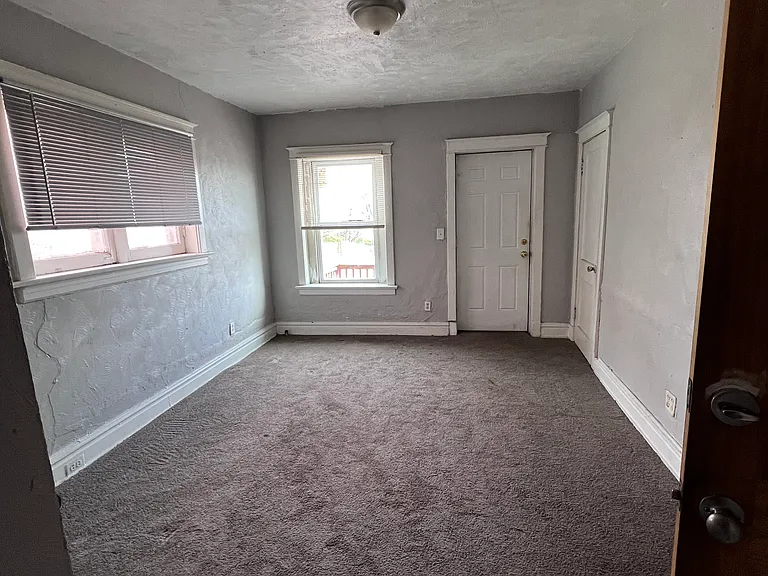 5805 S Broadway #2 — Photo 7