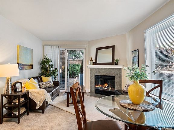 3rd image of 4831 Fauntleroy Way SW APT 101