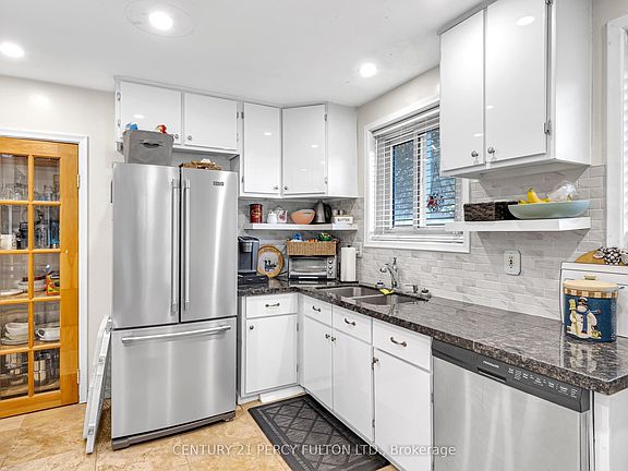 4th image of 719 Balaton Ave