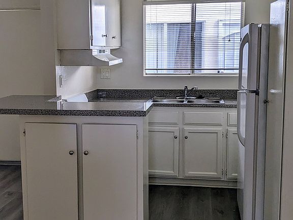 3rd image of 6226 Craner Ave APT 2