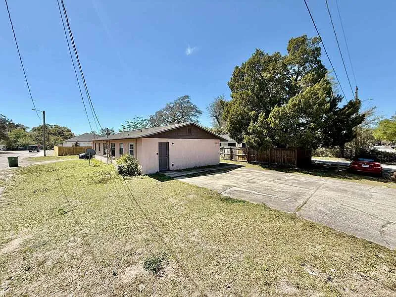 2 bed, 1.0 bath, 800 sqft, $1,350 — Photo 3