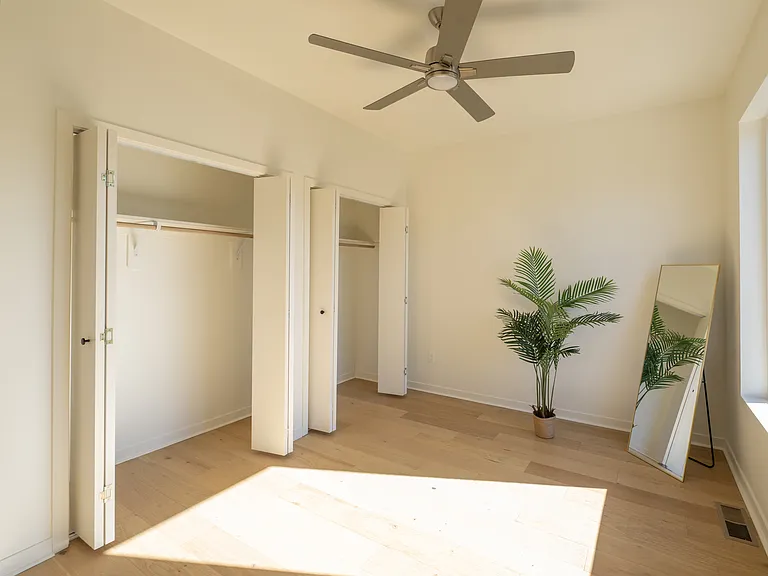 1015 Pacific St #10 — Photo 8