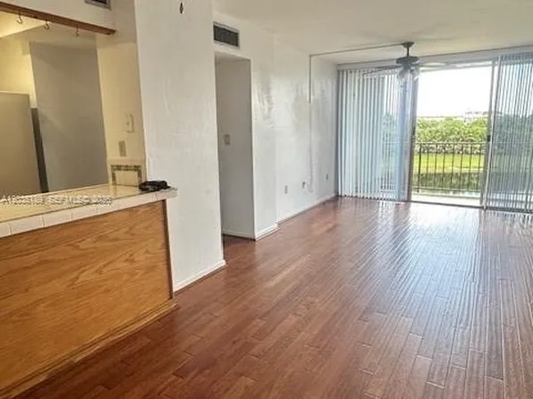 870 NW 87th Ave APT 302, Miami, FL 33172
