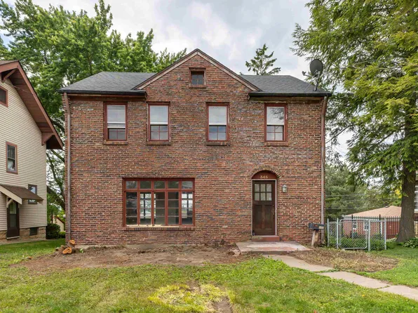 345 S Grandview Ave, Dubuque, IA 52003