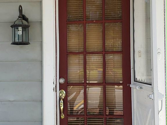 2nd image of 539 W 1st Ave