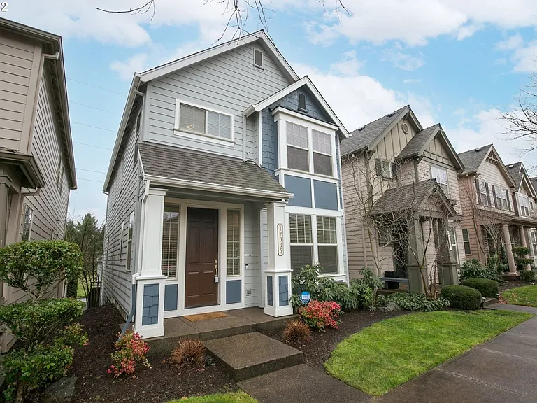 17335 SW Montague Way — Photo 3