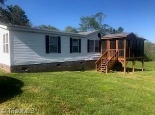 188 E Meadows Dr, Boomer, NC 28606