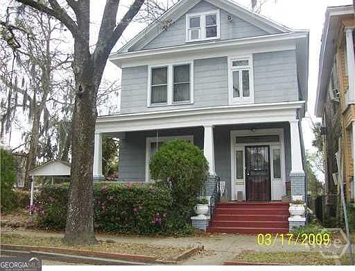 1st image of 523 W 44th St