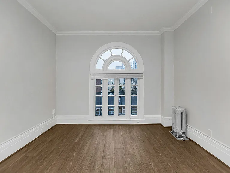 735 Taylor — Photo 25