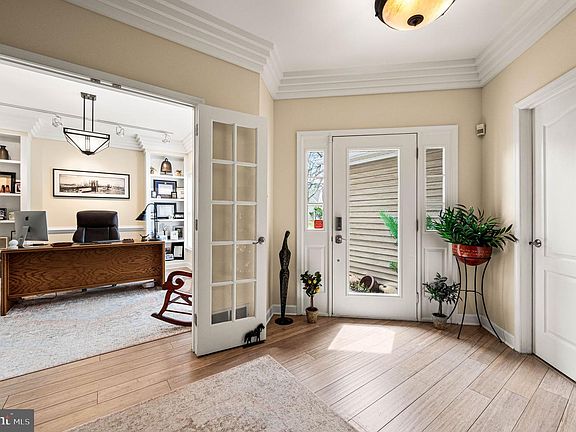 5th image of 17 Foxcroft Ln