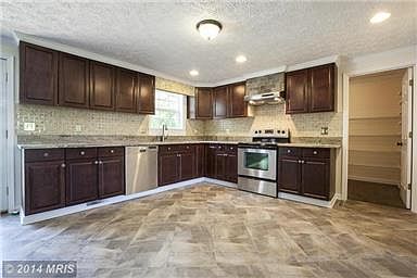 Kitchen/Walkin Pantry