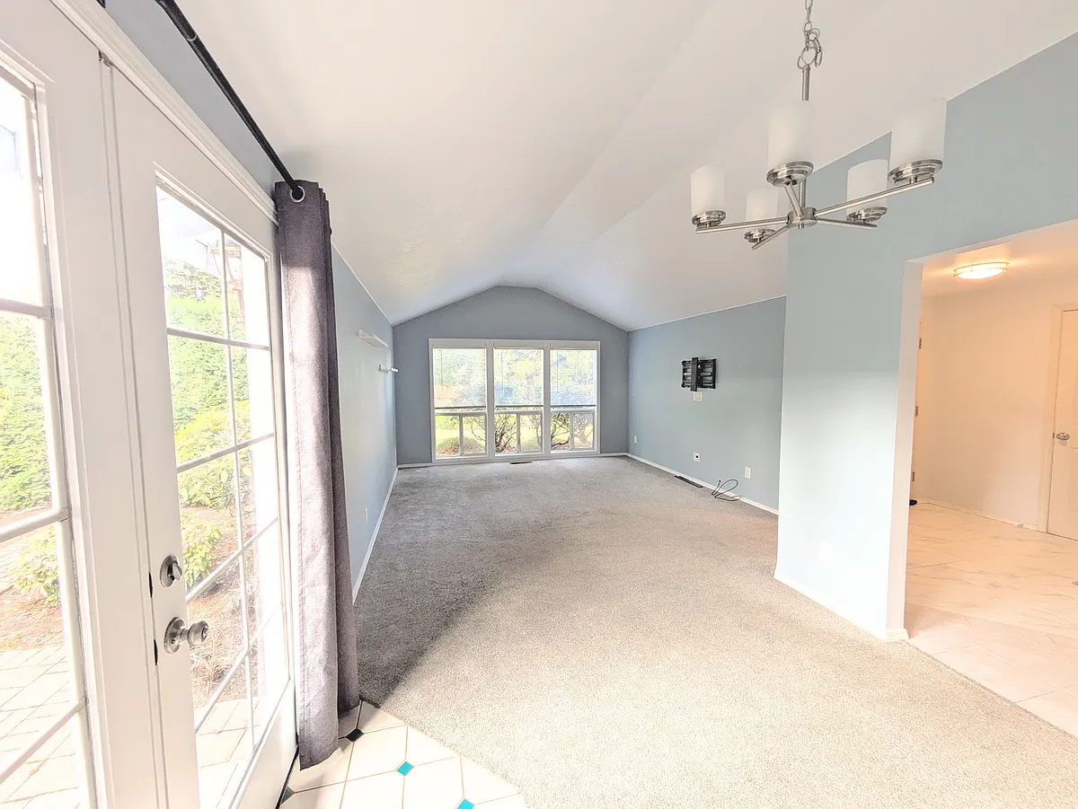Building Photo - 566 Sunwood Dr NW