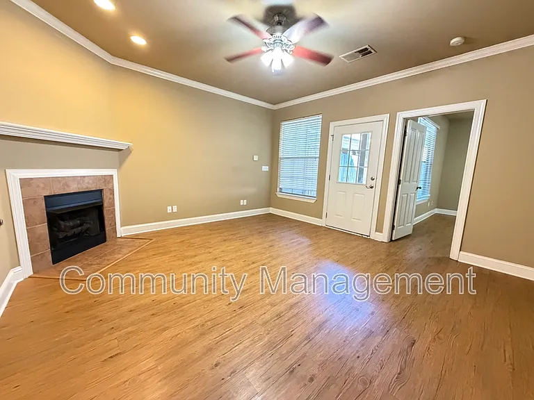 809 Summer Breeze Dr #302 — Photo 4