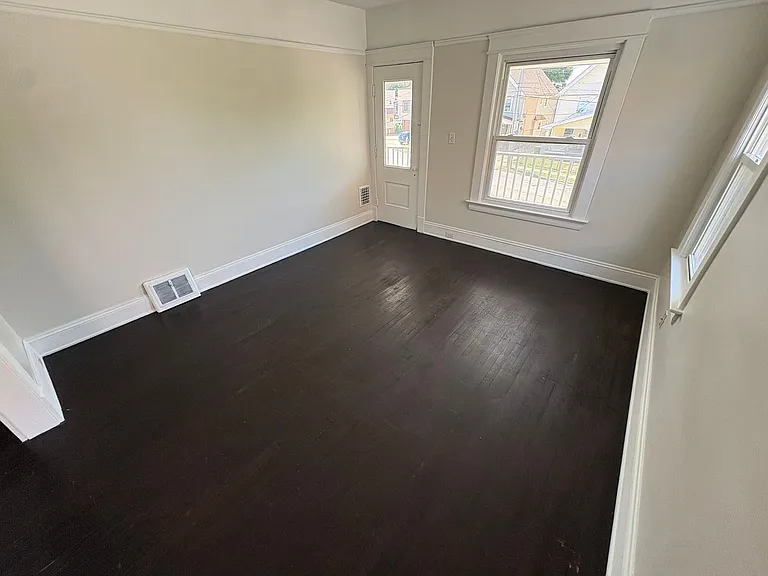 8410 Denison Ave — Photo 4