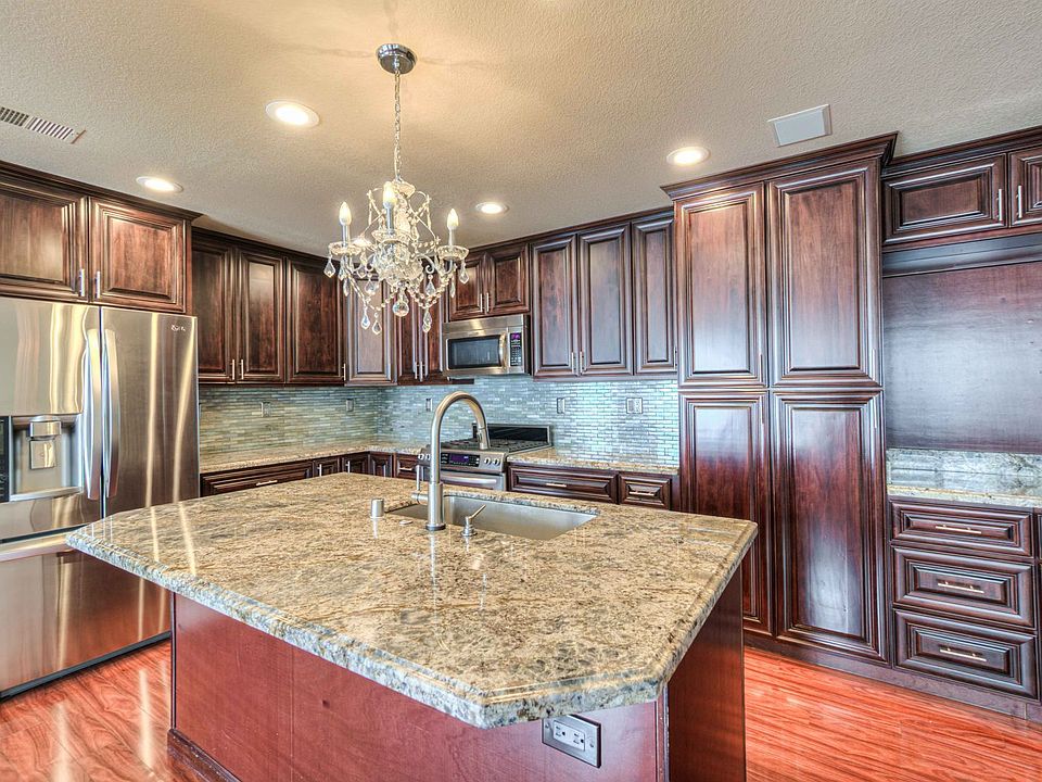1st image of 1029 Meadowbridge Dr