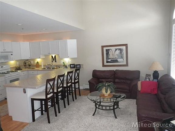 3rd image of 11 Seabreeze Dr