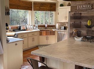 6 Tall Pinons Rd, Tijeras, NM 87059