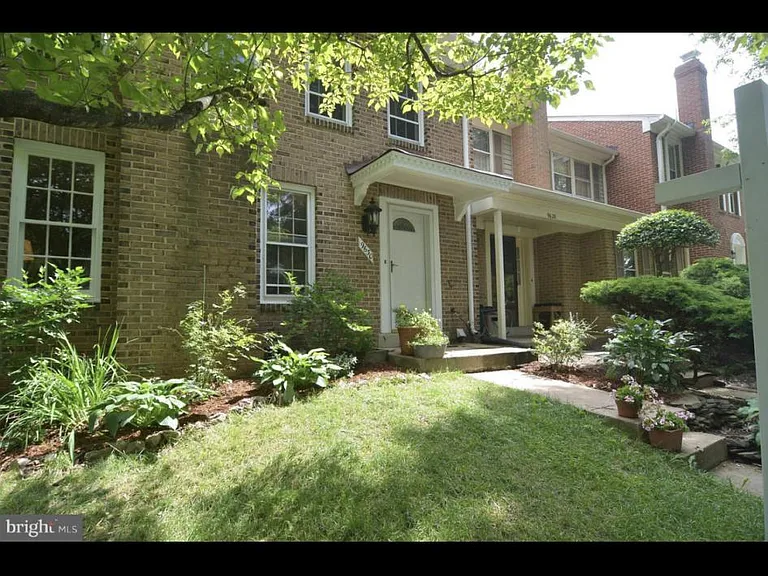 9630 Hillock Ct — Photo 6