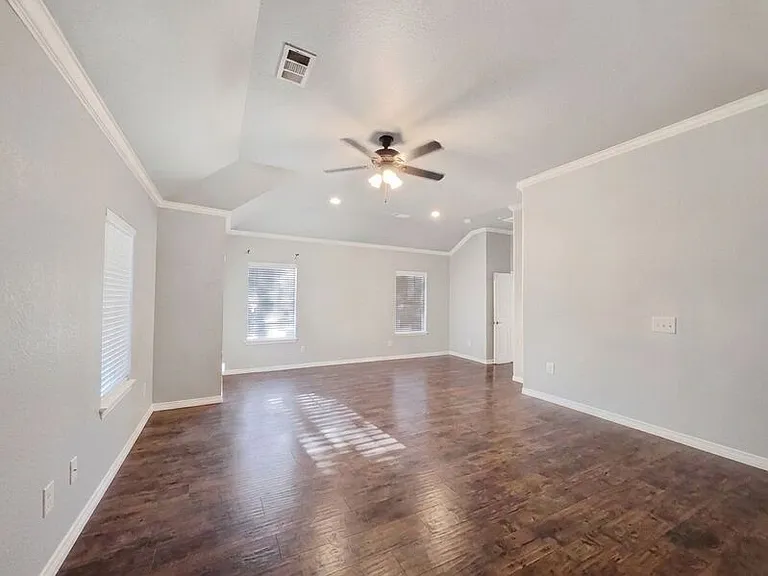 1004 Colonial Dr #TX 75019 — Photo 4
