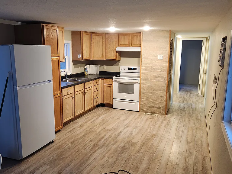 204 9th St SW — Photo 2