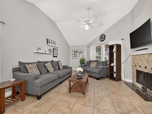 5th image of 17519 Davenway Dr