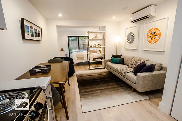 Rented by Jonis Realty | media 9