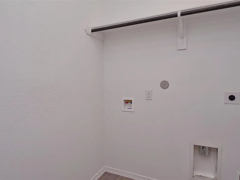 5735 Aurora Greens Ln — Photo 16