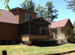 93 Lake Shore Dr, Winchester, NH 03470