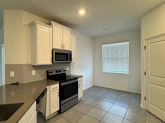 5th image of 4147 Babbling Brook Way