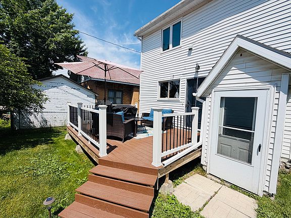 5th image of 702 E Easterday Ave