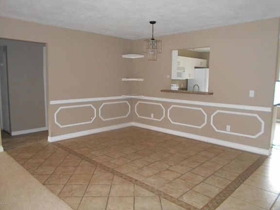 4th image of 175 Woodland Ave