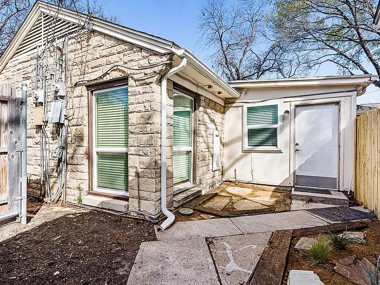 6950 Hillcrest Ave — Photo 31