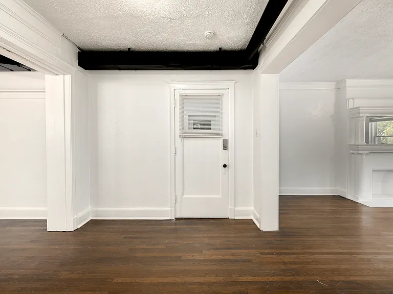 502 Gladstone Blvd #8 — Photo 7