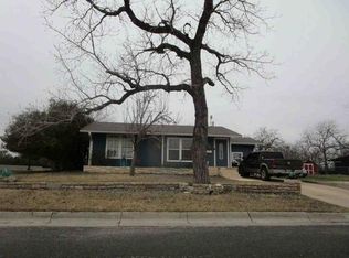 208 N Porter St, Lampasas, TX 76550