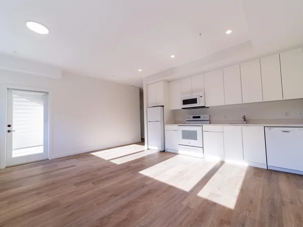 39180 Finch Dr #403, Squamish, BC V8B 0S9