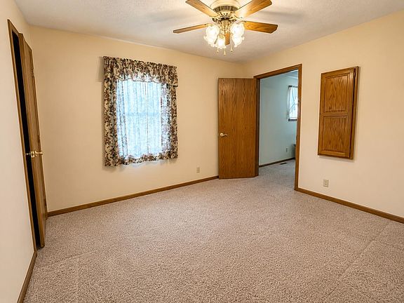 4th image of 532 Montrose St