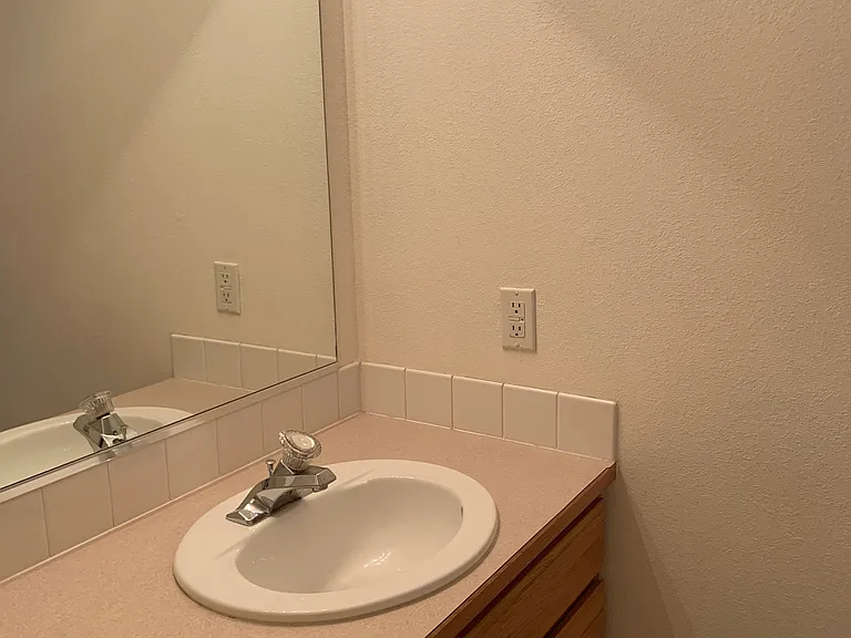 883 N Bainbridge St — Photo 10