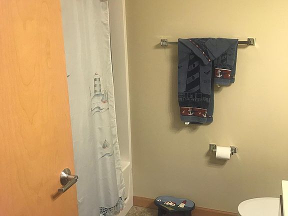 Guest bathroom with tub