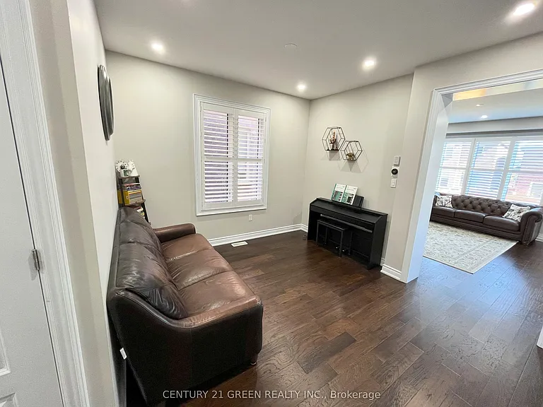 199 Windfields Farm Dr W — Photo 8