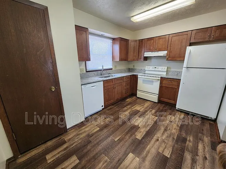 1507 David Dr — Photo 1