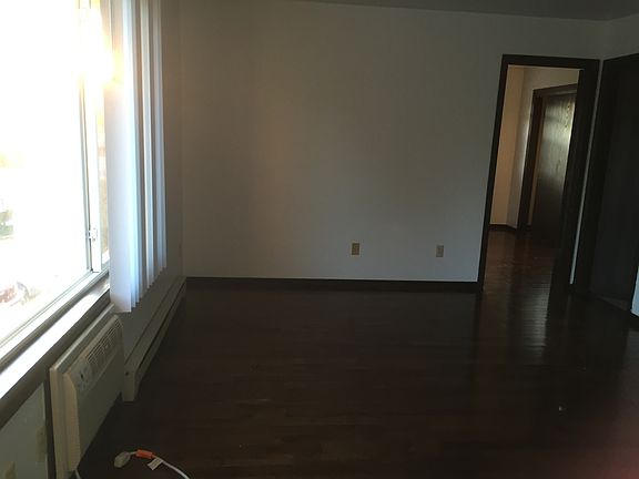 4th image of 1655 W Mason St