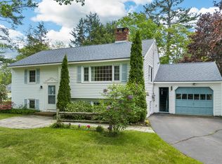 2 Hidden Ln, Kennebunk, ME 04043