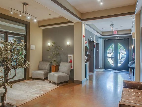 4th image of 3000 Vanderbilt Pl APT 402