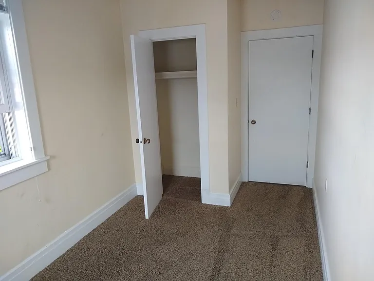 115 1/2 N Superior St #2 — Photo 7