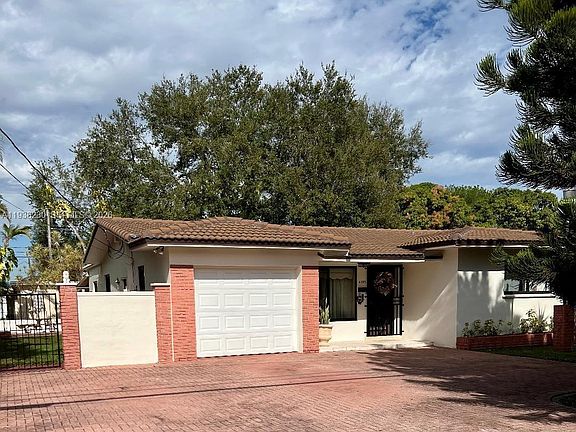 3rd image of 6385 SW 25th St